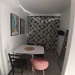 Zen Aeroport Tram Clim Sdb Priv Guest house Merignac (Gironde)